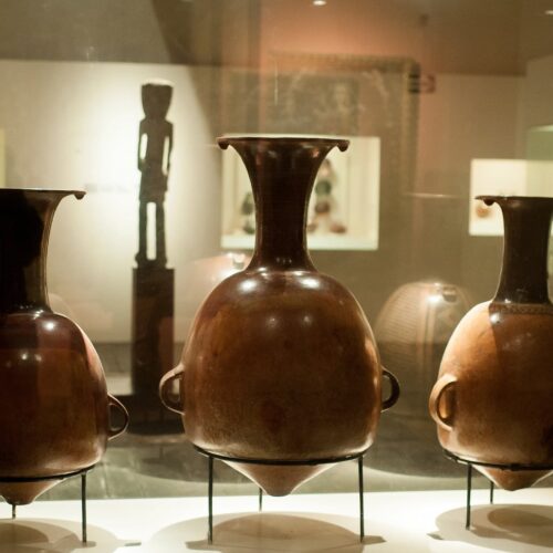 LARCO MUSEUM -1L