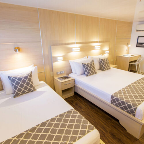 2500_0008_solaris-yacht-cabin10