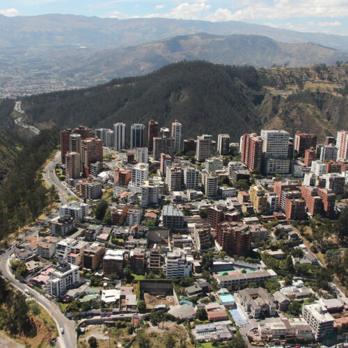 LAT-140_0000_VIEW OF MODERN QUITO